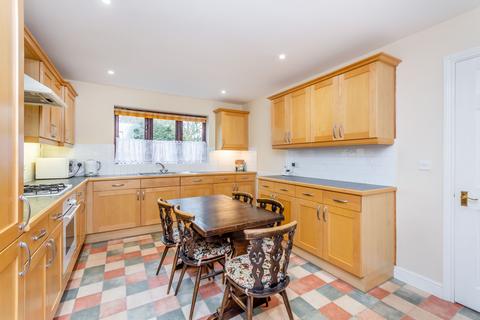 2 The Dumbletons, Maple Cross, Rickmansworth, WD3 9SD