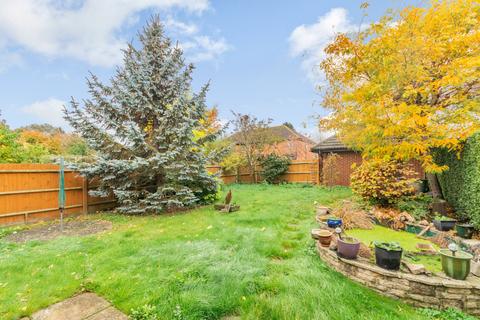 2 The Dumbletons, Maple Cross, Rickmansworth, WD3 9SD