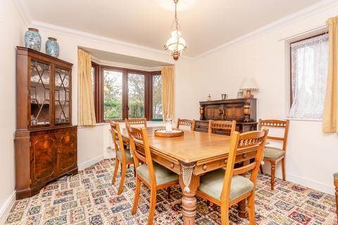 2 The Dumbletons, Maple Cross, Rickmansworth, WD3 9SD