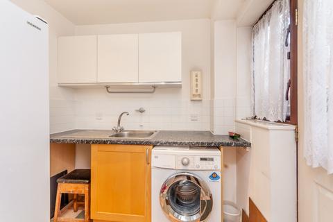 2 The Dumbletons, Maple Cross, Rickmansworth, WD3 9SD