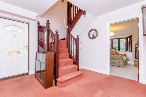 2 The Dumbletons, Maple Cross, Rickmansworth, WD3 9SD