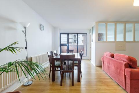 2 bedroom flat for sale - The Broadway, London, SW19