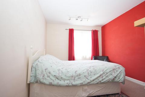 2 bedroom flat to rent, Pound Close, Lyneham, SN15