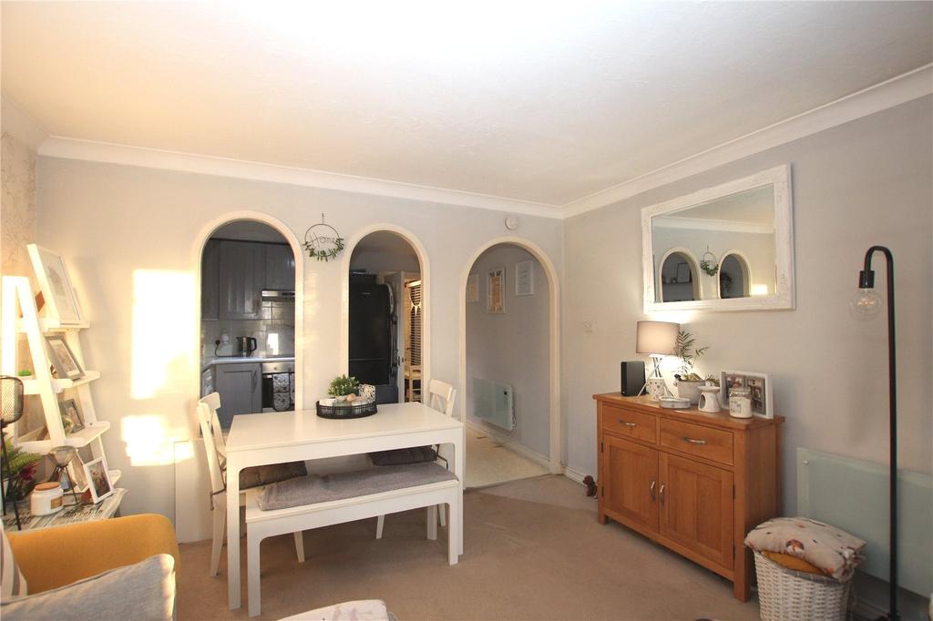 Marks Court, SouthendonSea, Essex, SS1 1 bed apartment £165,000