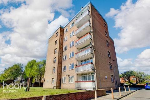 2 bedroom apartment for sale, Friern Road, East Dulwich, London