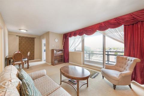 1 bedroom flat for sale, Campden Hill Road, W8