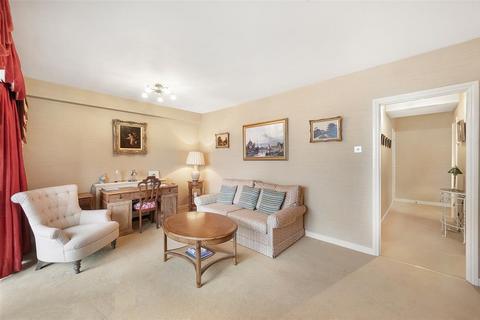 1 bedroom flat for sale, Campden Hill Road, W8