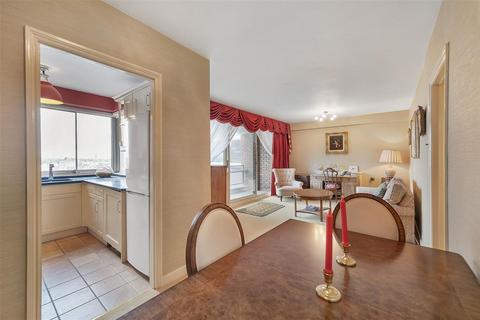 1 bedroom flat for sale, Campden Hill Road, W8