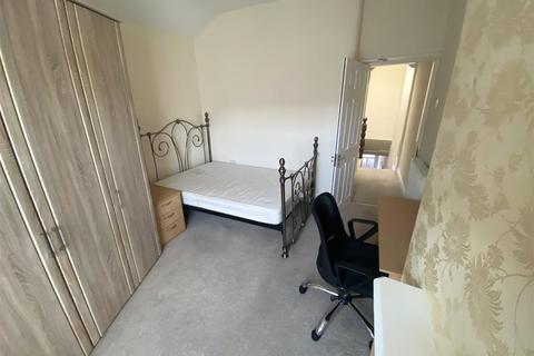5 bedroom end of terrace house to rent, Thurlby Street, Manchester, Greater Manchester, M13