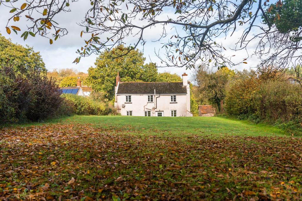 Sandford, Crediton, EX17 3 bed detached house £900 pcm (£208 pw)
