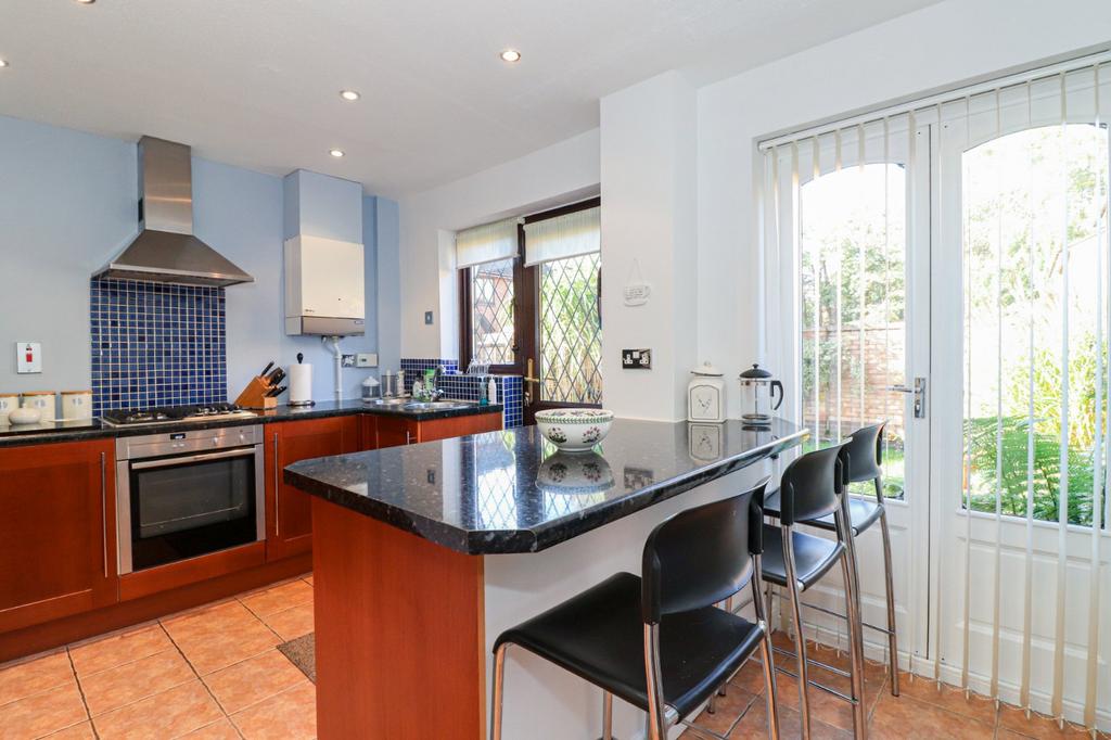 Hunters Oak, Hemel Hempstead, Herts, HP2 2 bed semidetached house for