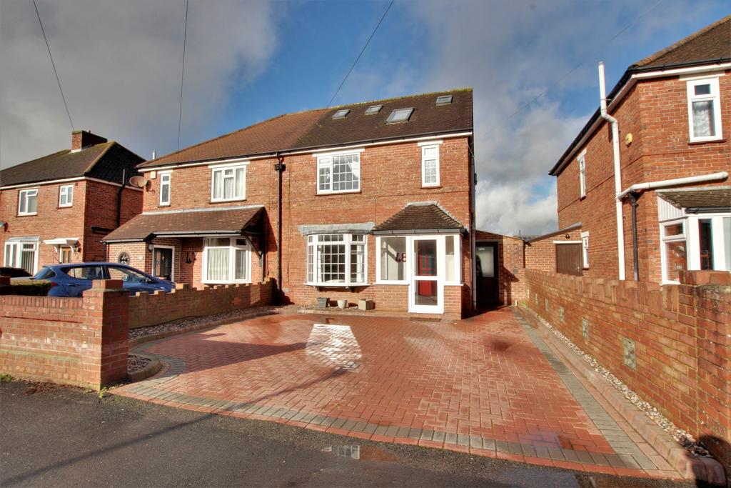 Crossway, Havant 3 bed semidetached house for sale £375,000