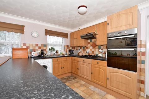 107 Cowdray Square, Deal, CT14 9EU