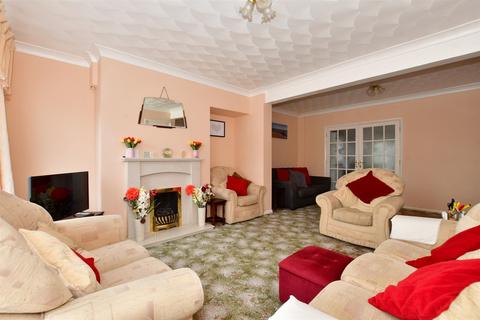 107 Cowdray Square, Deal, CT14 9EU