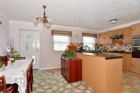 107 Cowdray Square, Deal, CT14 9EU