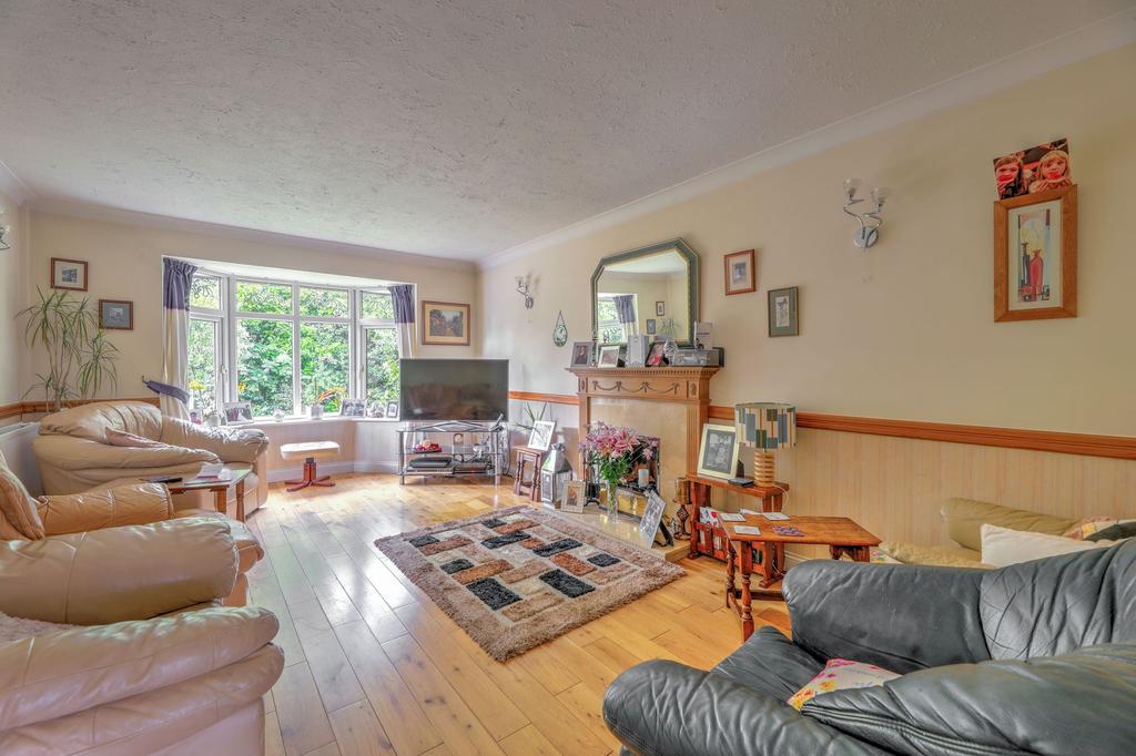 Maybridge Drive, Solihull, B91 4 bed detached house £775,000