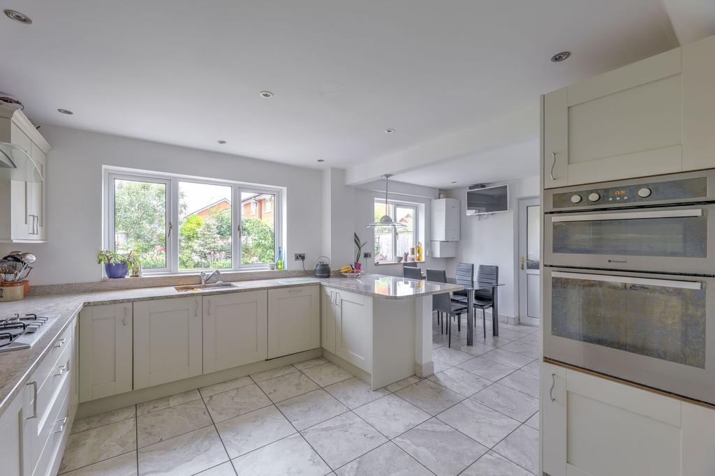 Maybridge Drive, Solihull, B91 4 bed detached house £775,000