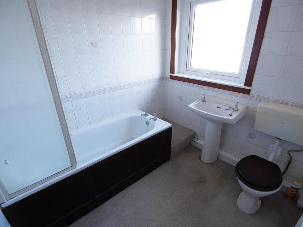 6 Hamilton Avenue, Dumfries, DG2 7 LW - Braidwoods