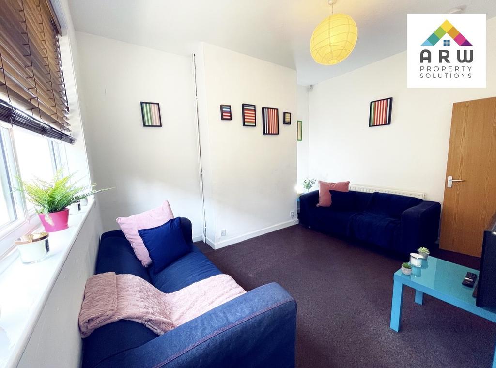 Brookdale Road, Liverpool... 4 bed terraced house £433 pcm (£100 pw)
