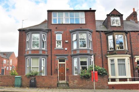 5 bedroom end of terrace house for sale - Stanhope Road, South Shields