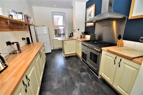 5 bedroom end of terrace house for sale - Stanhope Road, South Shields