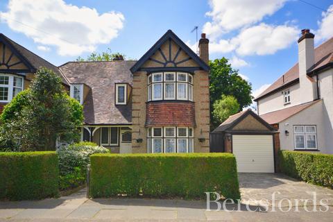 40 Crossways, Romford, RM2 6AL