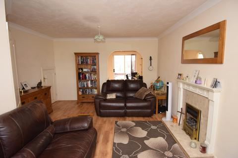 18 Harvard Way, Amesbury, Salisbury, SP4 7XE