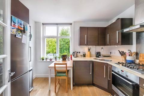 2 bedroom flat for sale - Somers Road, Reigate, Surrey, RH2