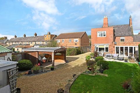 3 bedroom detached house for sale - School House, Linton on Ouse, York, YO30