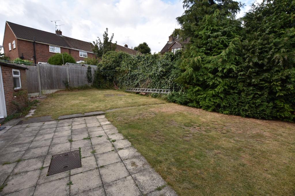 Bracken Bank, Ascot SL5 3 bed semidetached house £1,600 pcm (£369 pw)