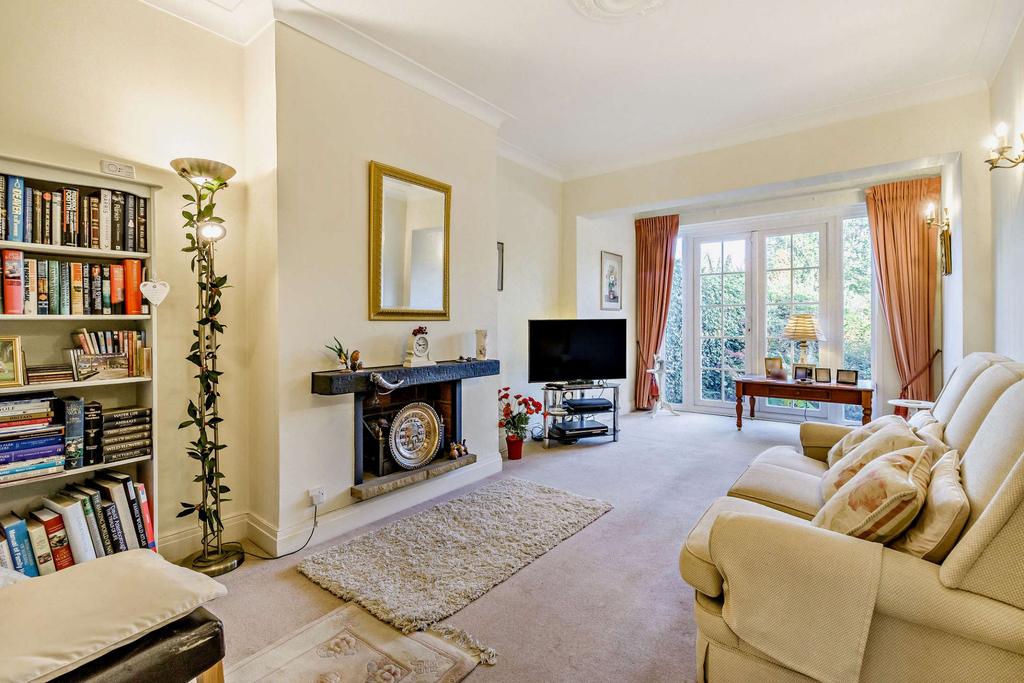 Deane Croft Road, Eastcote, Pinner, HA5 3 bed semidetached house £