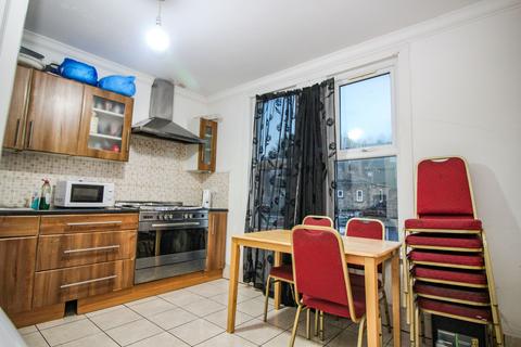 3 bedroom flat for sale - Neville Road, Forest Gate London E7 9QX