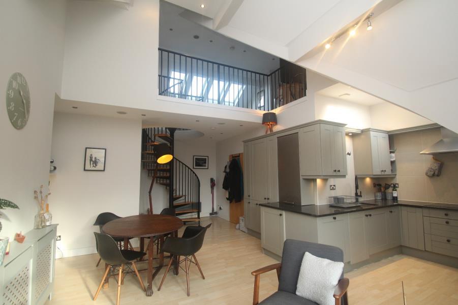 ETON COURT, KNARESBOROUGH ROAD, HARROGATE, HG1 4AB 2 bed flat £1,200