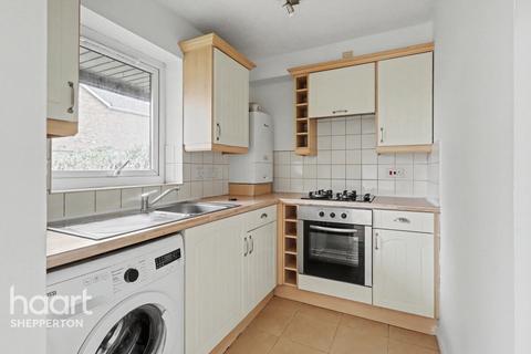 1 bedroom flat to rent, Laleham Road, Shepperton