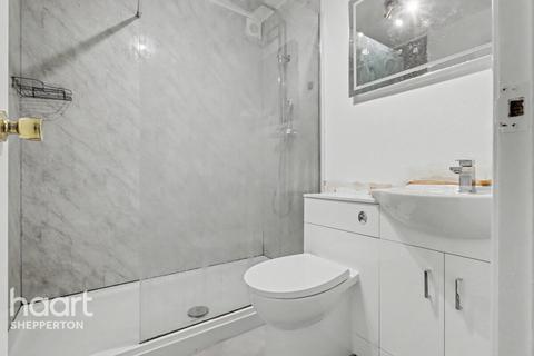 1 bedroom flat to rent, Laleham Road, Shepperton
