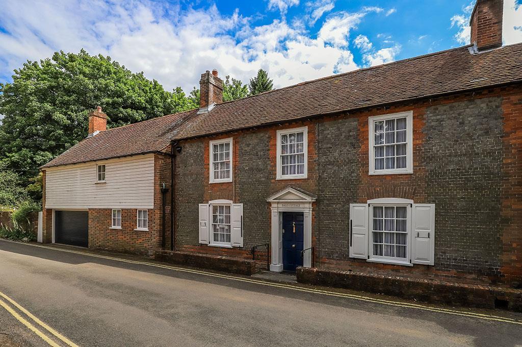 High Street, Old Bursledon, Southampton, Hampshire, SO31 4 bed semi