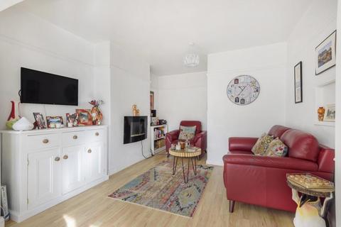 104 Mayfield Drive, Caversham, Reading, RG4 5JT