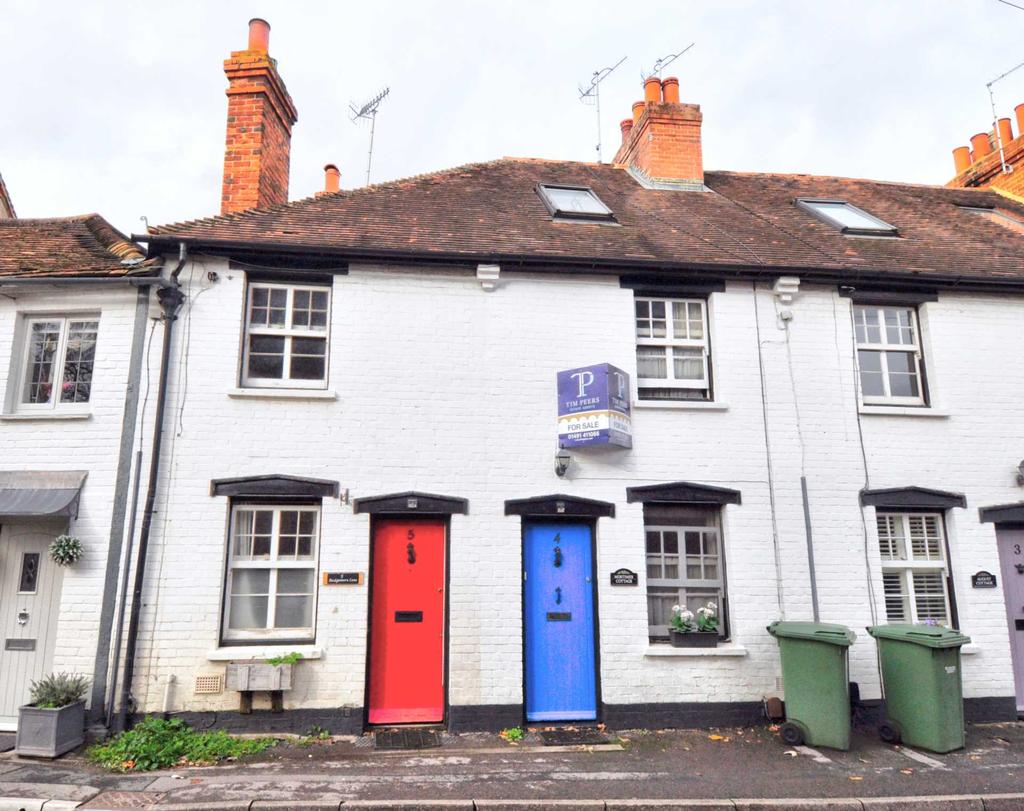 Badgemore Lane, HenleyOnThames 2 bed terraced house £950 pcm (£219 pw)