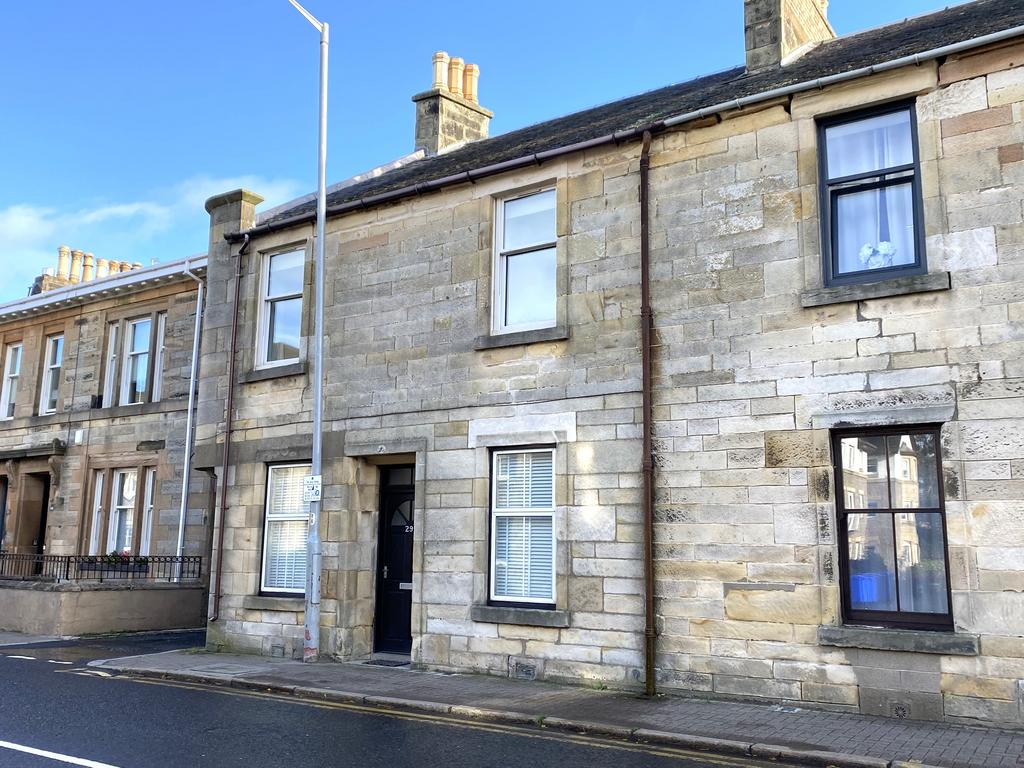 Dalblair Road, Ayr KA7 2 bed flat £725 pcm (£167 pw)