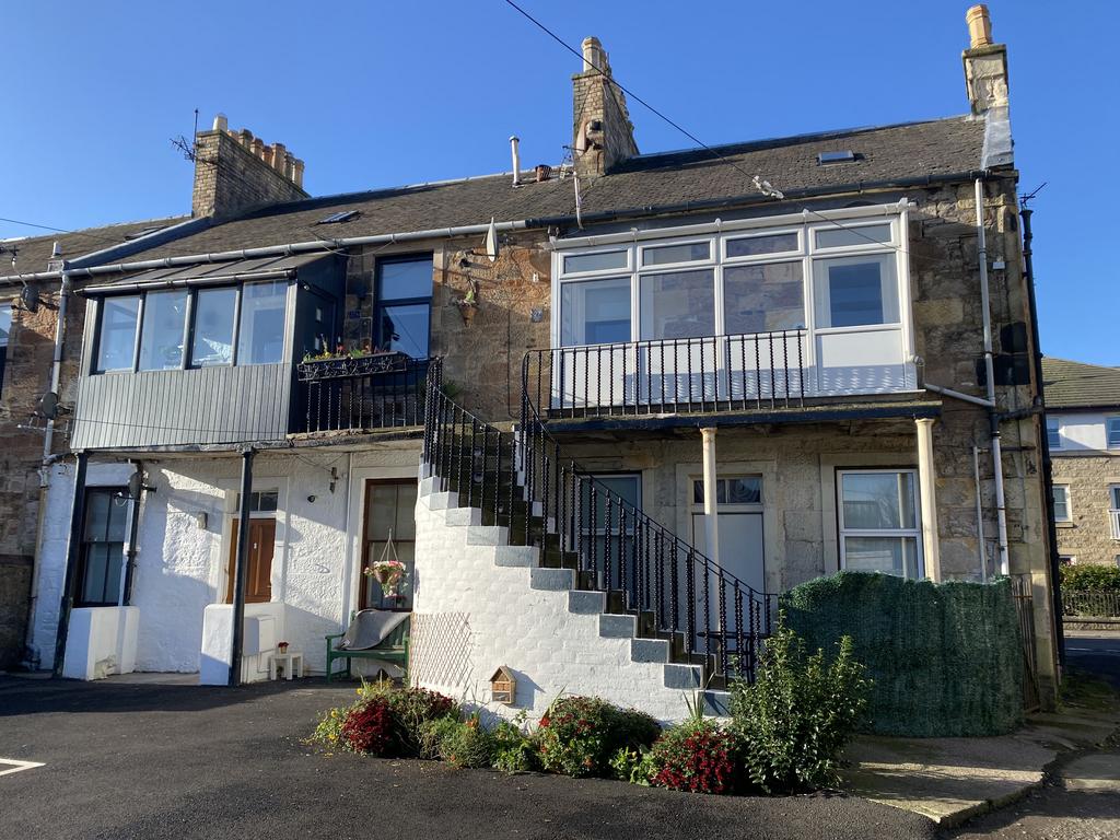 Dalblair Road, Ayr KA7 2 bed flat to rent £775 pcm (£179 pw)