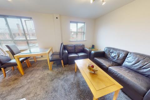 2 bedroom flat to rent, Flat 5 Royal Victoria Court