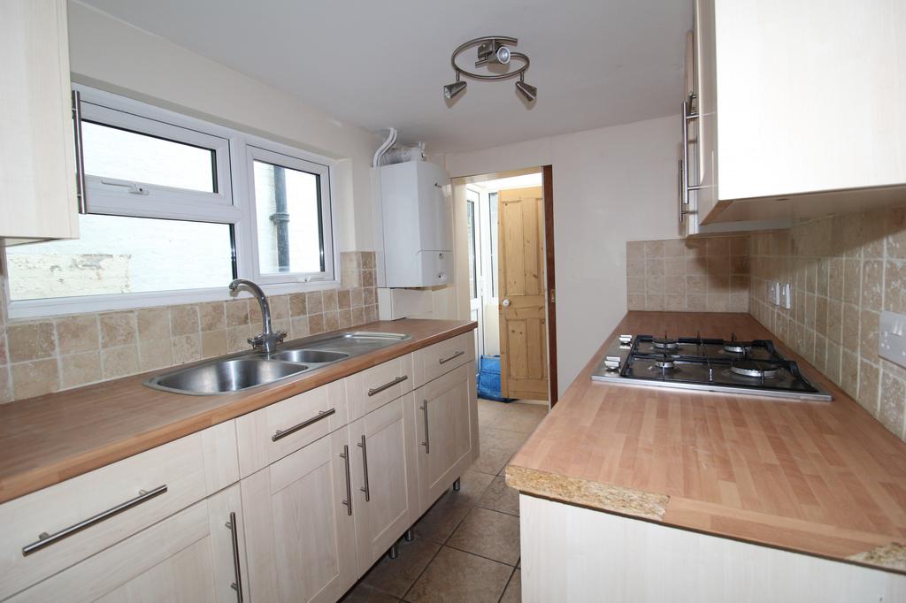 Britton Street, Gillingham, ME7 2 bed terraced house £1,000 pcm (£231 pw)