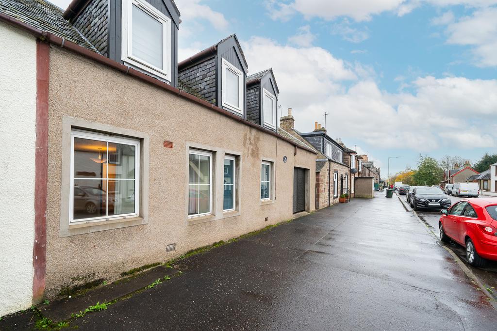 Main Street, Bankfoot PH1 2 bed ground floor flat for sale £94,000