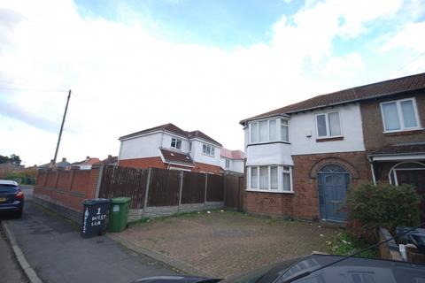 3 bedroom terraced house to rent, Westlea Road, Leamington Spa, Warwickshire, CV31