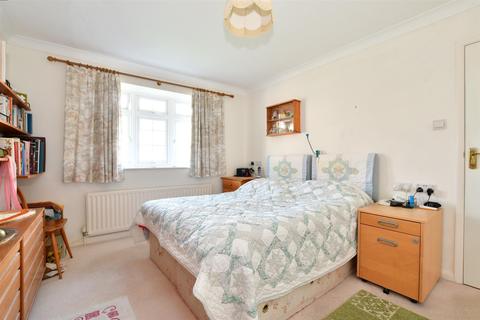 2 bedroom detached bungalow for sale - Fairfield Way, Totland, Isle of Wight