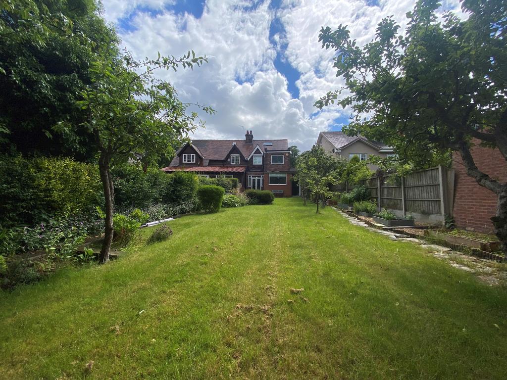 Woolton Road, Woolton, Liverpool, Merseyside, L25 3 bed semidetached