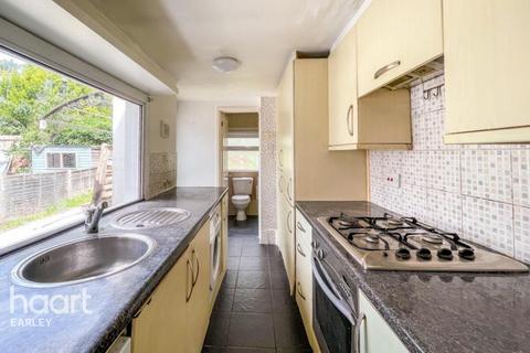 2 bedroom terraced house to rent, Upper Crown Street, Reading