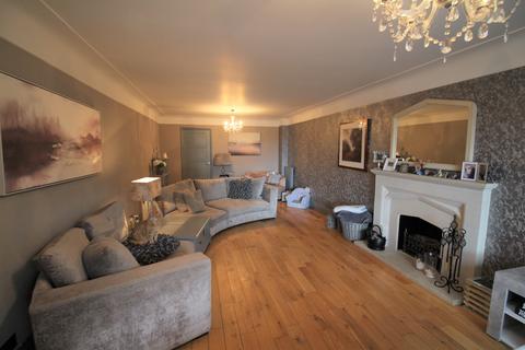 5 bedroom detached house for sale - Davenport Road, Lower Heswall, Wirral, CH60