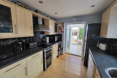 3 bedroom semi-detached house for sale, Fernlea Road, Heswall, Wirral, CH60