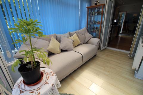 21 Fernlea Road, Heswall, Wirral, CH60 5SH